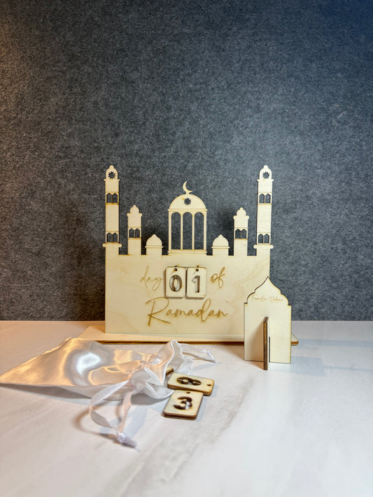 Ramadan Tagzähler-Set zum Aufstellen mit personalisierter Moschee - Holz, Silber oder Gold